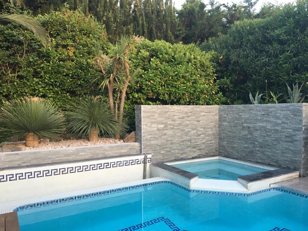 La Villa Blanche Sanary-sur-Mer Dış mekan fotoğraf